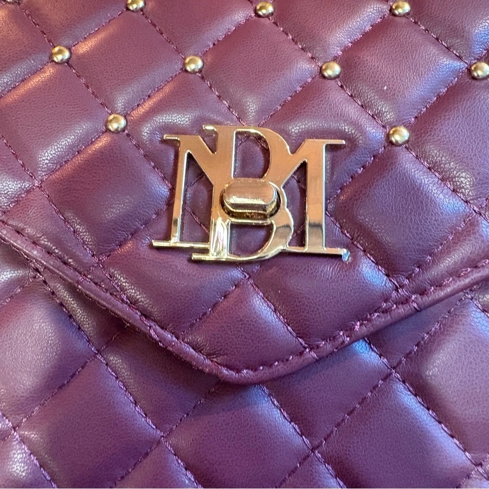 Badgley Mischka Purple Crossbody Bag with Gold Hardware and Quilted Design - Picture 4 of 15